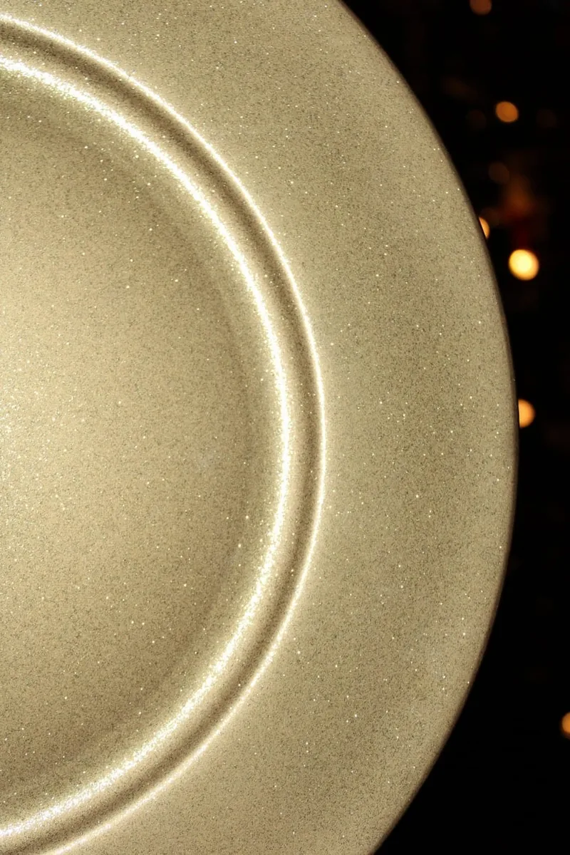 Plato base dorado